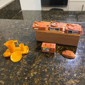 BARBIE TV RECORD PLAYERS DISHES